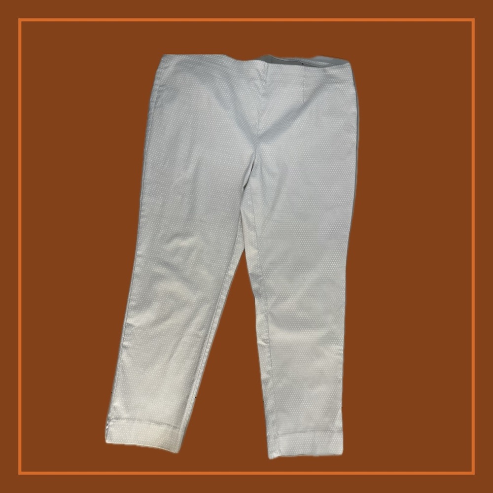 Chico's Light cream colored Slimming Pants size Chico 4 / XXL